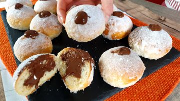 Bomboloni al forno ripieni di Nutella