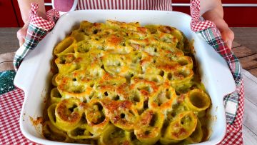 PASTA AL FORNO CON PISELLI, COTTO E BESCIAMELLA