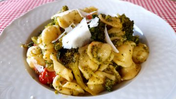 orecchiette fatte in casa broccoli e alici