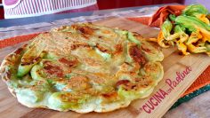 pizza con fiori di zucca in pastella (cotta in padella)