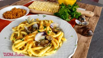 Busiate fatte in casa con le vongole